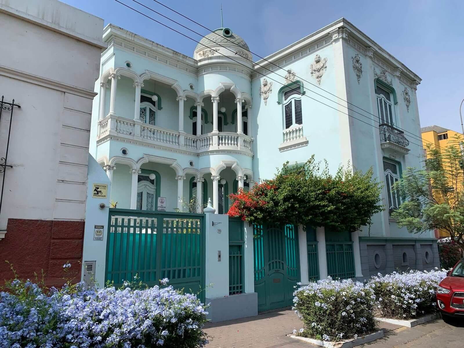 Casa de Leeuw set up for a film production